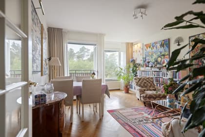 Axel Johnsons väg 8, Mörbybacken