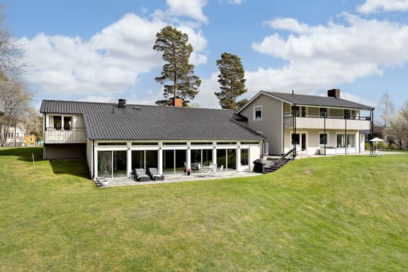 Badhusgatan 9, Emmaboda