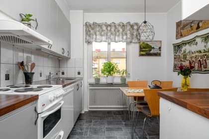 Skänningegatan 29A, Nära Simhallen