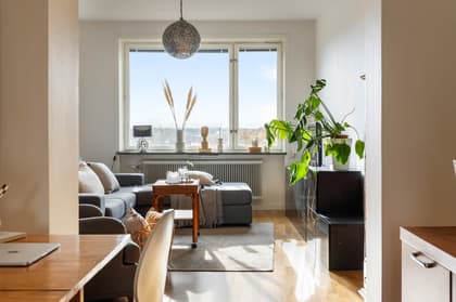 Svandammsvägen 23, Midsommarkransen