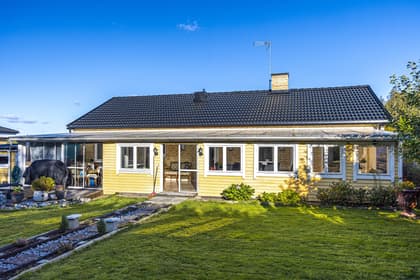 Fanjunkarevägen 11, Mesta