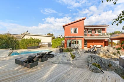 Grönfinksvägen 1, Nyby