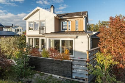 Taltrastvägen 2, Nyby