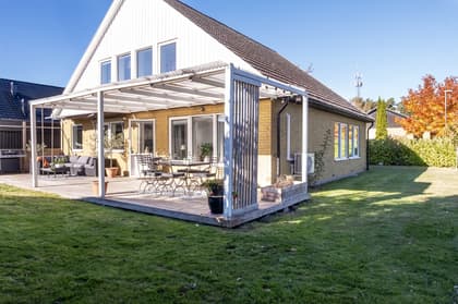 Skogsviksvägen 14, Höllviken