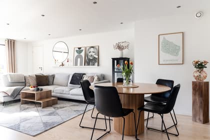 Sankt Clemens gata 16, Centrum