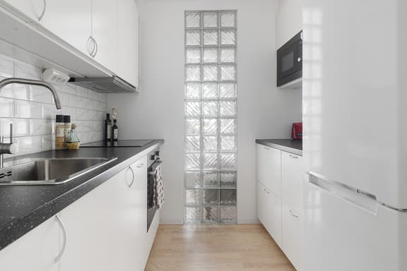 Jungfrudansen 44, Solna