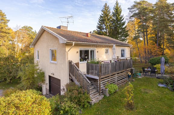 Heimdalsvägen 12, Upplands Väsby