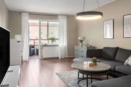 Baskemöllegatan 14B, Nobeltorget