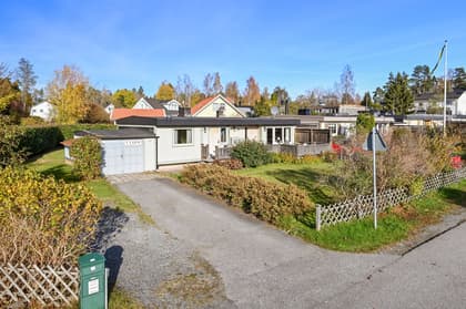 Vivelvägen 8, Åkersberga