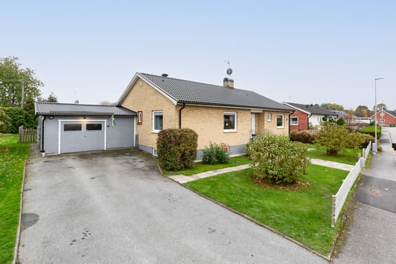 Konvaljgatan 8, Örebro