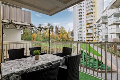 Gustav III:s Boulevard 153, Frösunda