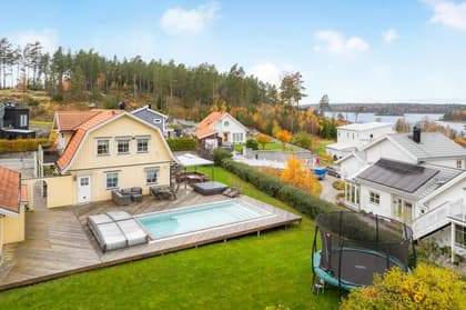 Tömvägen 32, Holmen