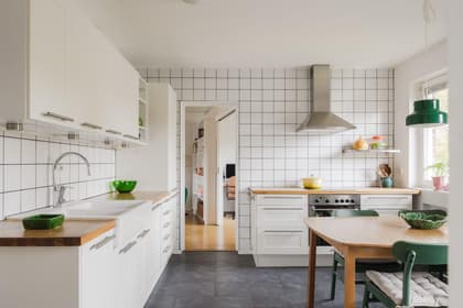 Måsvägen 15B, Väster