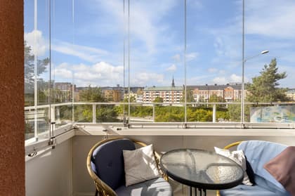 Lagmansvägen 7A, Centralt