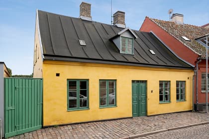 Lilla Södergatan 13, Centrum