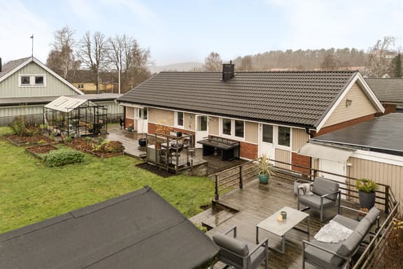 Långa gatan 81, Ale