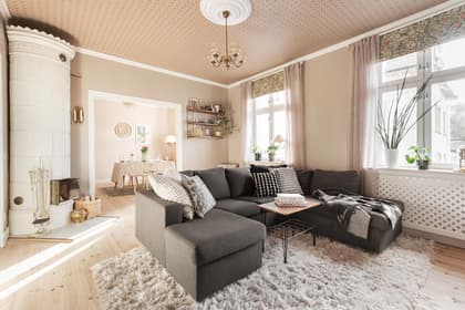 Övre Villagatan 34B, Centrum