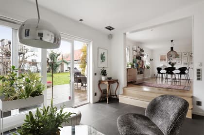 Täckhammarsvägen 32, Älvsjö Örby Slott