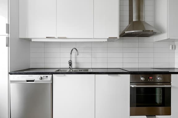 Maratongatan 12, Enköping