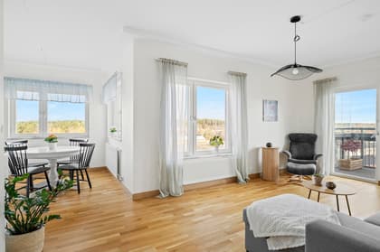 Slipar-Lasses gata 5, Fanna