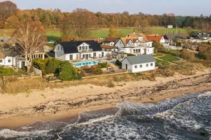 Västra Kustvägen 293, Svarte