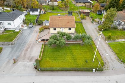 Albäcksvägen 11, Fjärdhundra