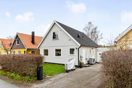 Sidenvägen 31, Träkvista