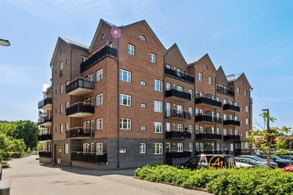 Ångbåtsgatan 5, Centrum