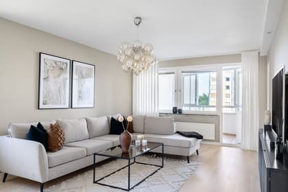 Karolingatan 20, Vita Höja