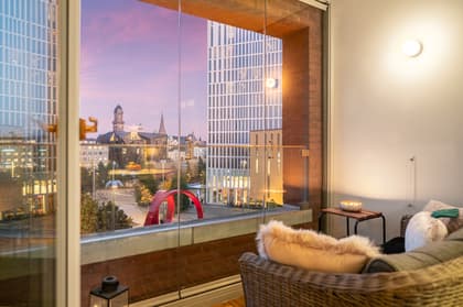 Dag Hammarskjölds Torg 9, Centrum