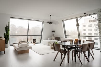 Lilla Brogatan 8, Centrum