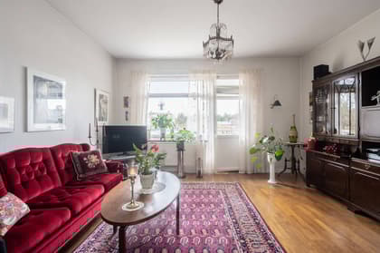 Hjälmarsvägen 19, Årsta