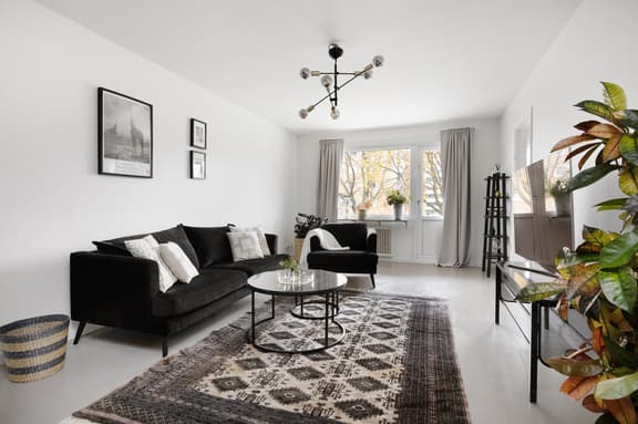 Herrgårdsvägen 24, Upplands Väsby