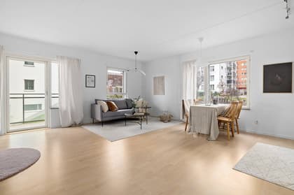 Almbygatan 6, Spånga