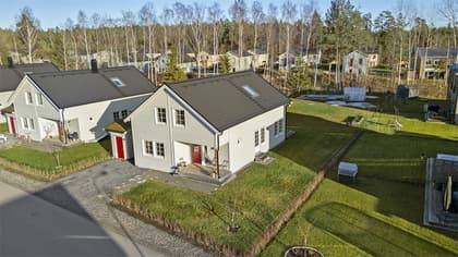 Lövsångarvägen 14, Valsjöskogen