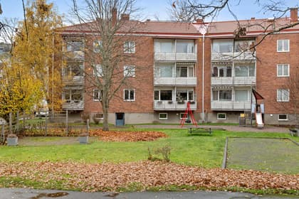 Mörbyvägen 42, Centrum