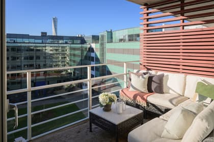 Isbergs gata 20, Dockan