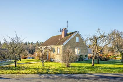 Triangelvägen 1, Månsarp