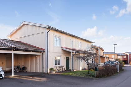 Klarbärsgatan 95, Slavsta