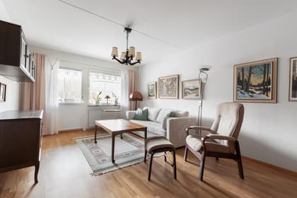 Övre Villagatan 28B, Centrum