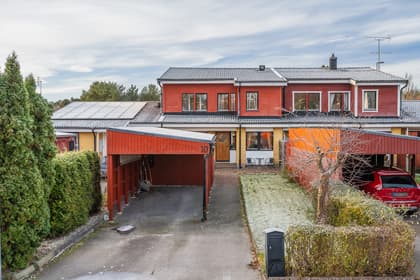 Putsvägen 10, Bålsta