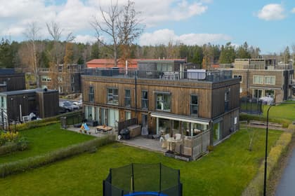 Skogskärrsvägen 5G, Högmora