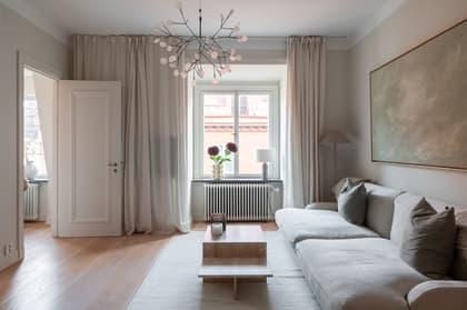 Regeringsgatan 85B, Norrmalm