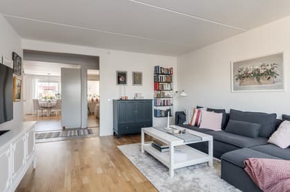 Löpargatan 48C, Väster