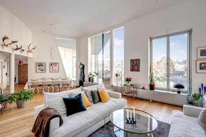 Källvindsgatan 2C, Centrum