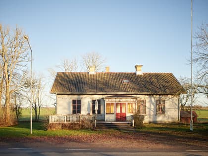 Uvered Skola, Järpås