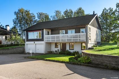 Sandstensvägen 2, Skåreberget