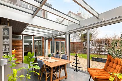 Restalundsvägen 1, Öster