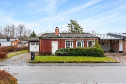 Fågelbärsgatan 34, Nya Hjärsta