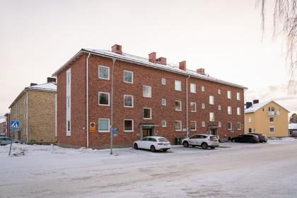 Kolmilavägen 12B, Centrum